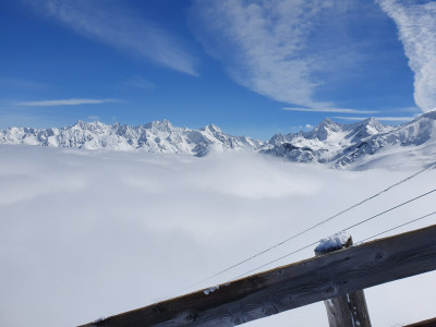 Brouillard + peuf ... ça va pas être de la tarte c'te descente!