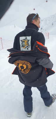 Dos avec image de mono et sur-veste sans manche officielle de l'AFM