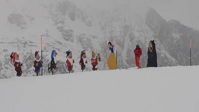 Il était là,  avec ses potes!!